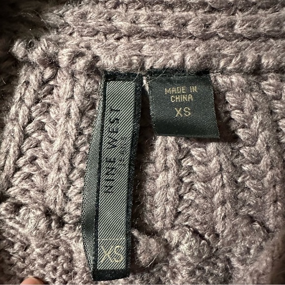 Nine West women's XS purple knit cardigan with one button - Picture 5 of 5